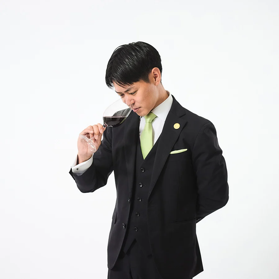 司会を務めるソムリエ 井黒卓